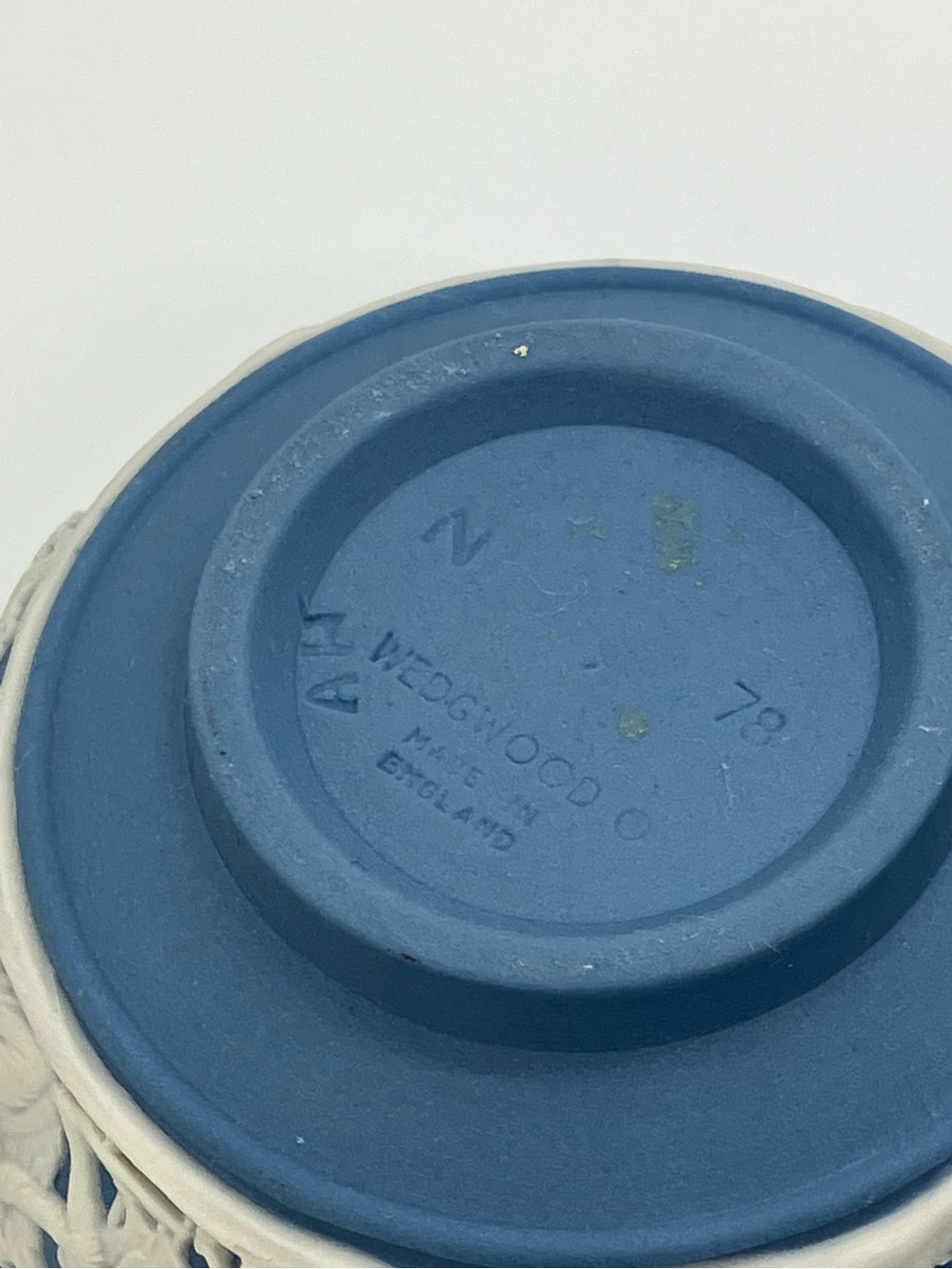 Vtg Wedgwood Blue Jasperware Set of 4 Small Round Open Pots Match Holders - Picture 11 of 13